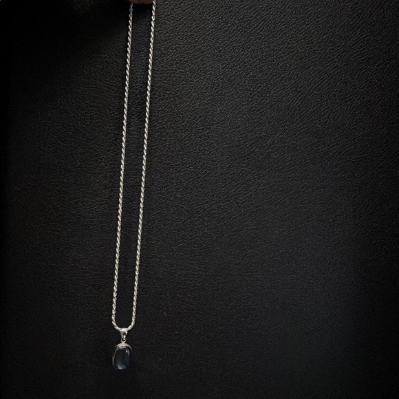 Labradorite Pendant & Rope chain - Picture 2 of 3